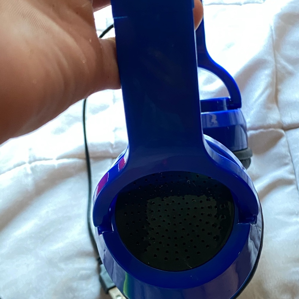 Head Phones - Picture 3 of 3